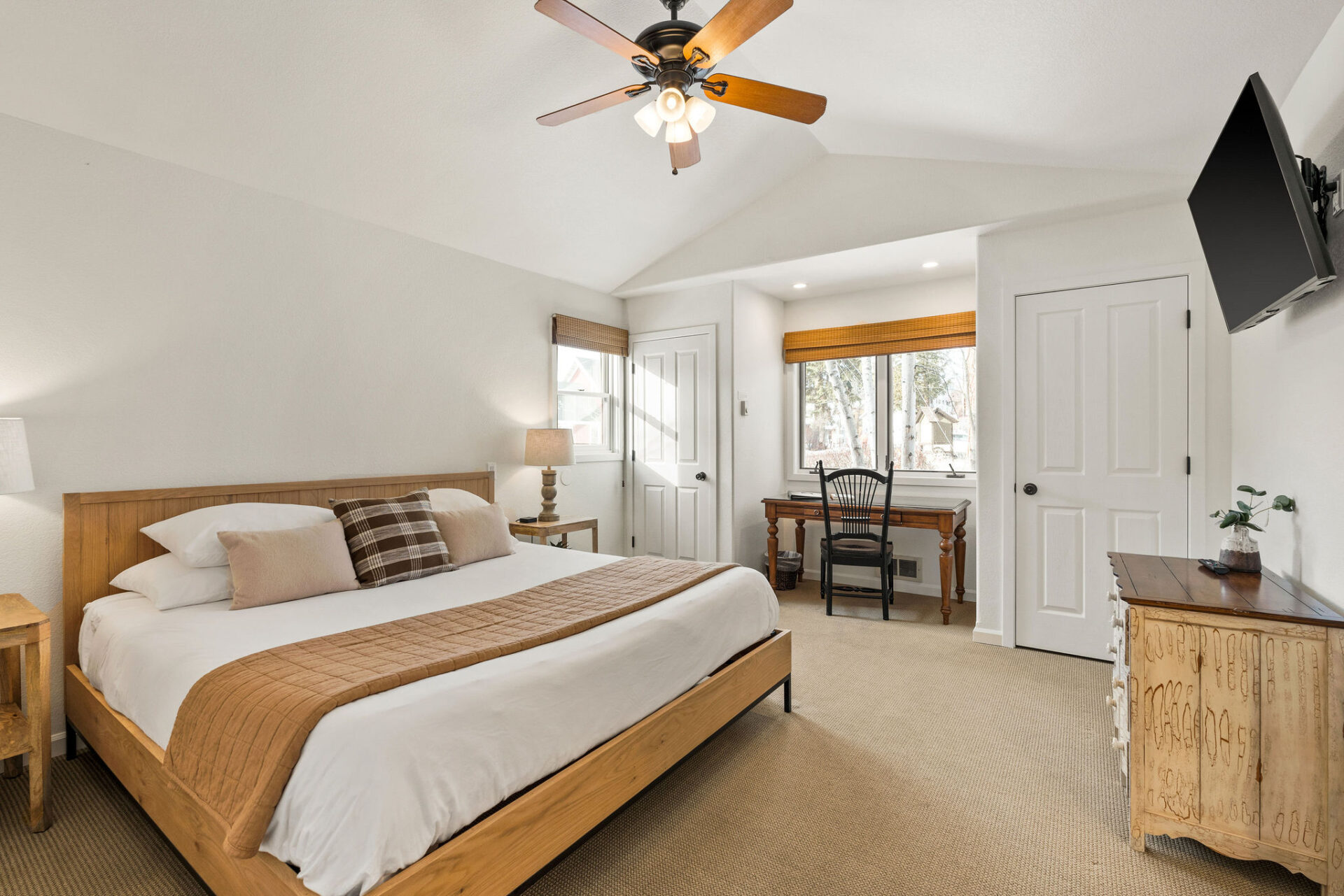 AMS_BridgeStreetCottages_2024_Cottage_1_9-1920x1281