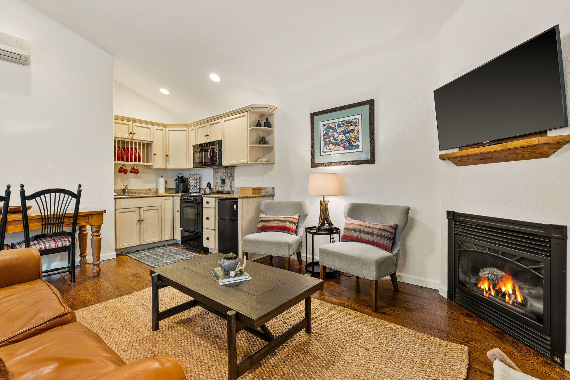 AMS_BridgeStreetCottages_2024_Cottage_5_6-1920x1281-2