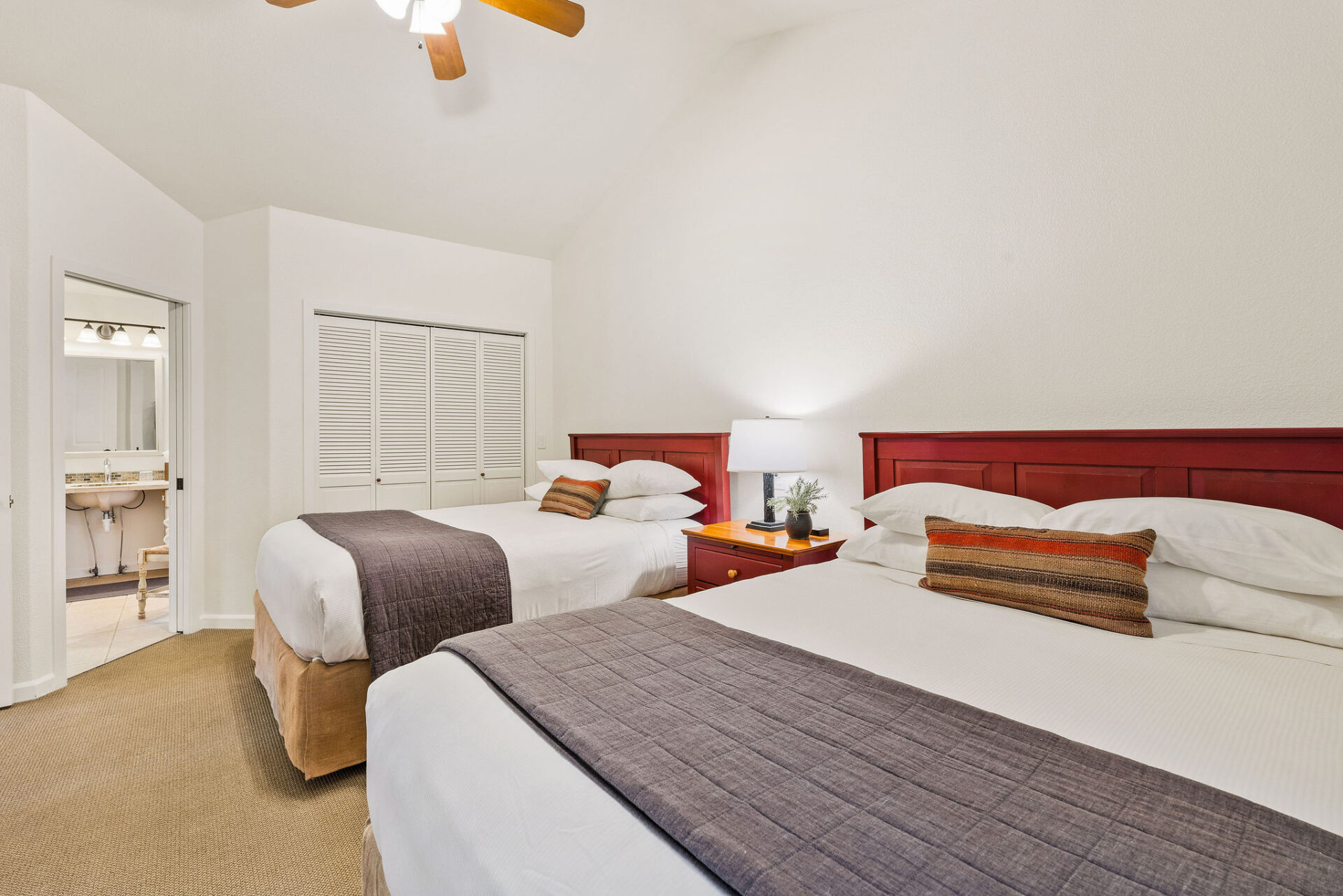 AMS_BridgeStreetCottages_2024_Cottage_5_9-1920x1281-2