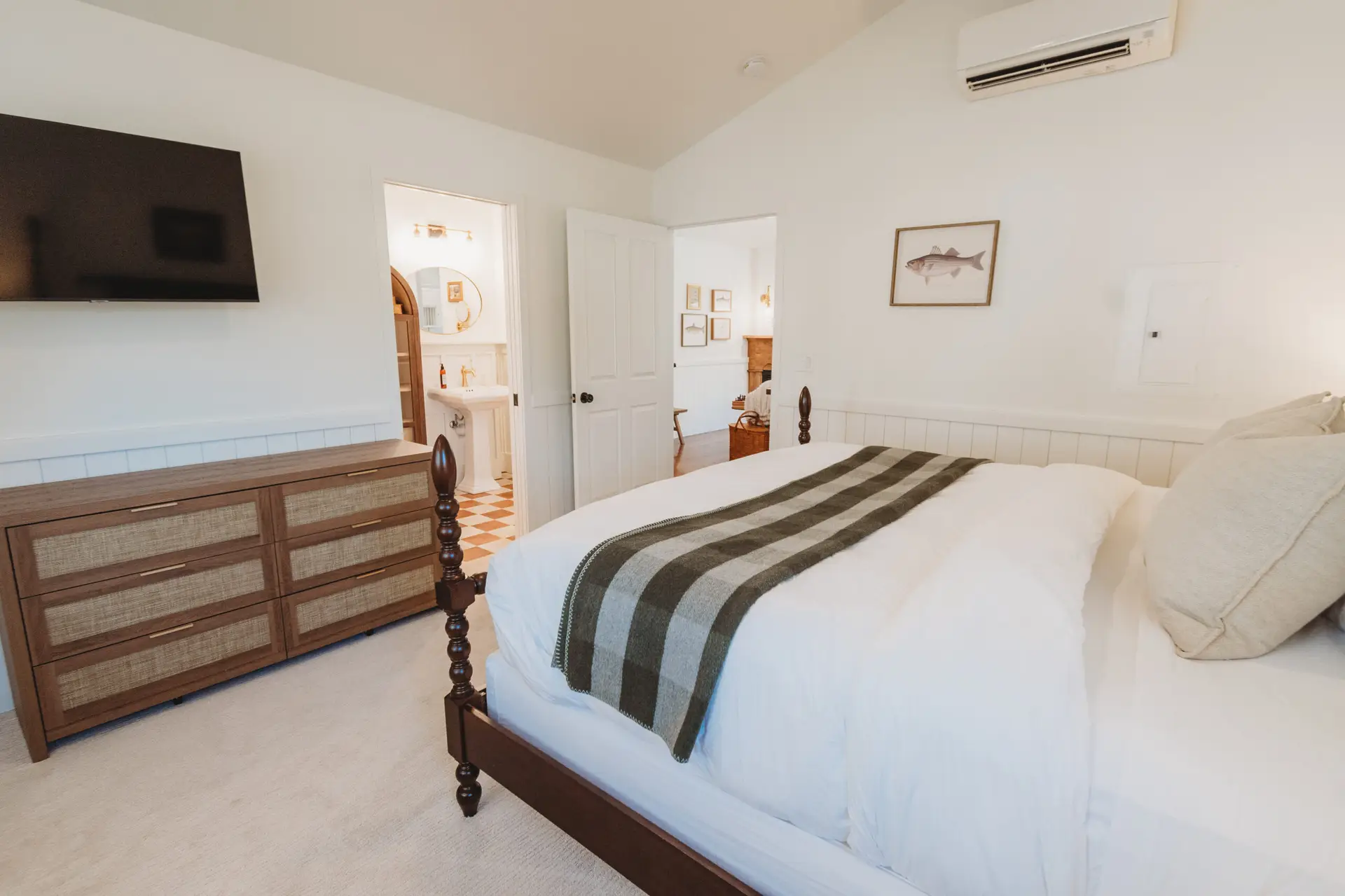 11. Bed